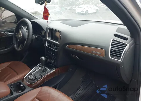 2010 Audi Q5 3.2 Premium z USA, uszkodzony, nr VIN WA1LKAFP8AA032170